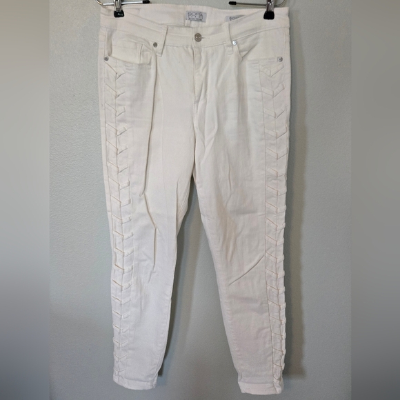 Sofia Jeans White Jeans with detailing down the leg Size 8 - Picture 1 of 4